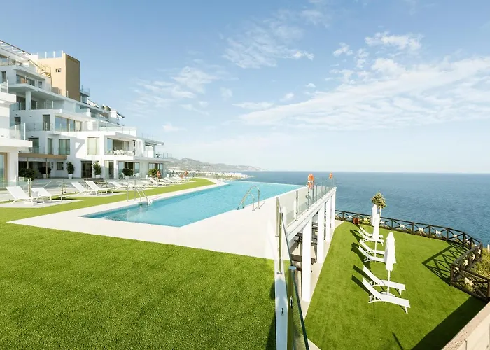 Hotel cerca del colegio: Apartamentos Martalia Nerja